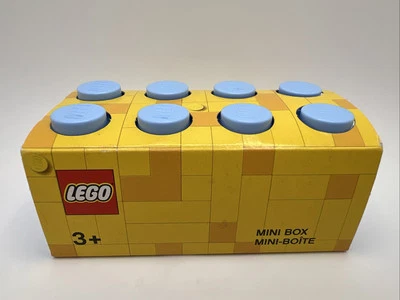 Мини-коробка с заклепками LEGO 8 светло-голубая (5007007) комната для хранения Копенгаген 3,6 дюйма x 1,8 дюйма x 1,6 дюйма - Изображение 1 из 4