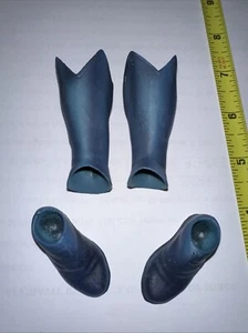 Blaue Batman Stiefel und Schuhe im Maßstab 1/6 (Schuhe brauchen Mods, um zu passen) - Bild 1 von 3