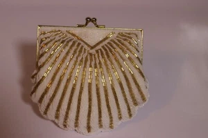 Vintage 50s 60s MAGID White Beaded & gold trim CLAMSHELL Purse Evening Bag - Picture 1 of 4