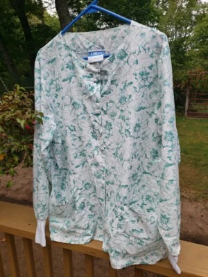 Crest Medium Green Floral Lab Coat Snap Front - Image 1 of 4