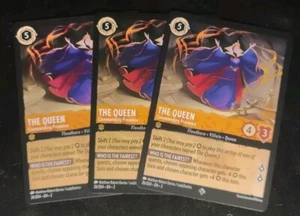 Disney Lorcana TCG: La Regina Comandante Presenza 026/204 x3 Super Rara - Foto 1 di 3