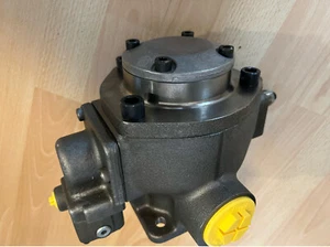 Bosch-Rexroth Flügelzellenpumpe, verstellbar Typ PV7-1X/25-30RE01MD0-16 - Picture 1 of 6