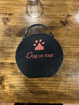 Estación de agua de alimentación para perros de viaje Foto 1 de 4