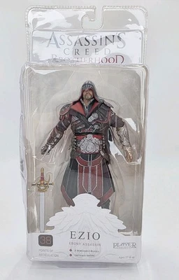 Figura de ébano Ezio sin capucha de la Hermandad de Assassin's Creed exclusiva de Neca ToysRUs Foto 1 de 3