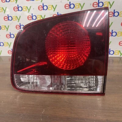 Luz trasera interior del lado derecho del pasajero Volkswagen Touareg 2007-2010 OEM Foto 1 de 4