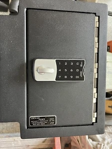 Lock'er down Car Safe D153 - 2014 GM, Chevy - Picture 1 of 8