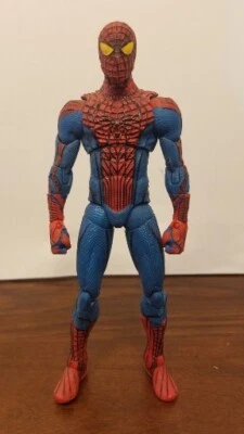 Figura Desenmascarada Diamond Select Marvel Select Amazing Spider-Man Disney Store Foto 1 de 4