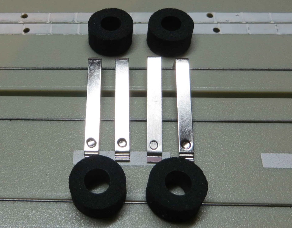 Faller Aurora -- 4 Schleifer und 4 Moosgummireifen für AFX Motor  - Bild 1 von 1