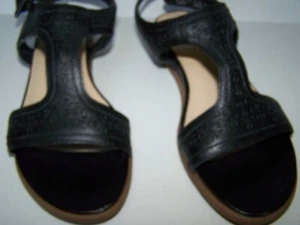 Hush Puppies Women’s Laser cut T-Strap Strappy Black Sandals, Size 8 M EC! - Picture 1 of 10