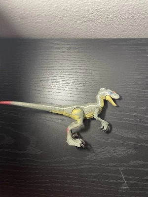 Figura de acción Velociraptor Mattel Jurassic World Hammond Collection Foto 1 de 4