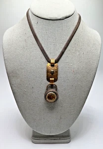 JN26. Collana con ciondolo catena serpente tono argento e bronzo Marjorie Baer - Foto 1 di 10