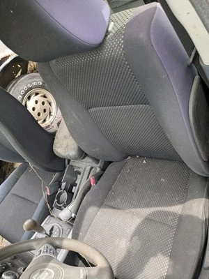 Сиденье 06-08 Suzuki Grand Vitara переднее левое ковшеобразное сиденье черное тканевое ручное - Изображение 1 из 4