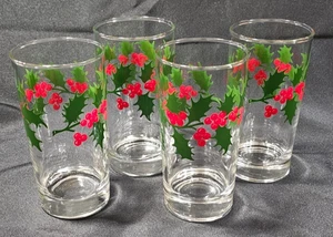 Set of 4 - Vintage Christmas Glasses Holly Berry Retro Holiday Tumblers '70s - Picture 1 of 6