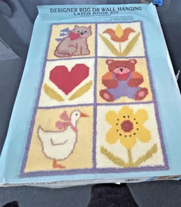 Kit de alfombra con gancho de cierre Nicole Creations 1985 de colección #1602 cuadro cuadrado 24"x36" - Imagen 1 de 7