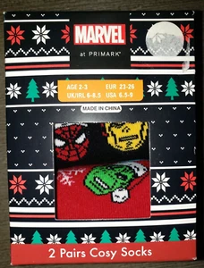 boys NEW NIB MARVEL 2 PAIR COZY SOCKS IN CHRISTMAS GIFT BOX AGES 2-3 WINTER WEAR - Picture 1 of 2