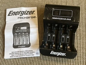 Cargador de batería Energizer NiMH para baterías AA y AAA CHP42US - Imagen 1 de 3