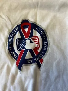 Camiseta de béisbol MLB XL blanca 9/11/2001 conmemorativa que no olvidaremos gráfico - Imagen 1 de 4