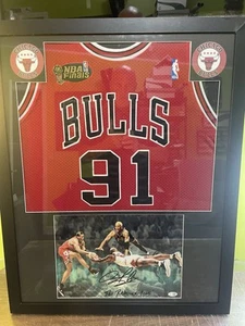 DENNIS RODMAN FRAMED CHICAGO BULLS JERSEY WITH 11X14 PHOTO JSA COA - Picture 1 of 7
