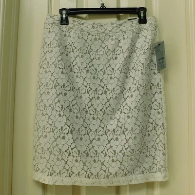 Lace Overlay Pencil Skirt Knee Length APT.9 Womens Ivory Back Vent Size 6 NWT - Image 1 of 4
