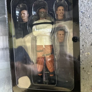 Figura de acción NECA Silence of the Lambs enmascarada Dr. Hannibal Lecter escala 7" NUEVA - Imagen 1 de 6