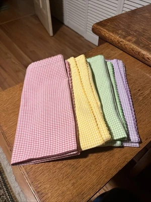 Gingham Design Dinner Napkins (Set of 4) - 19"x19” - Image 1 of 2