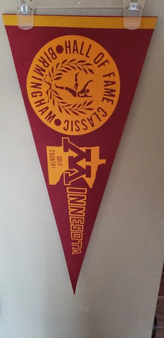 MINNESOTA GOLDEN GOPHERS HALL OF FAME GAME  RETRO FELT VINTAGE PENNANT 3/12/23 Cover
