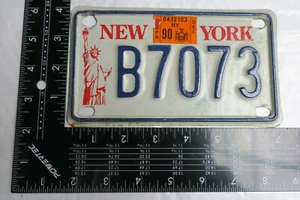1990 90 NEW YORK NY MOPED LICENSE PLATE TAG B7073 NATURAL STATUE OF LIBERTY - Picture 1 of 1