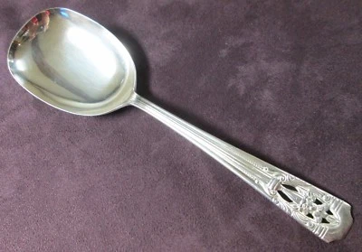 FILIGRANA CLÁSICA Cuchara grande para servir o bayas placa de plata 1945 sin monogramas Foto 1 de 3