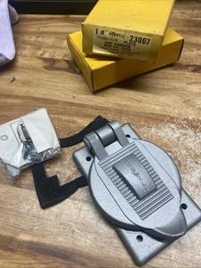 Hubbell 23007 Metallplatte Sicherheit Lift Abdeckung, Hubbellock Aufnahme 2 Stück - Bild 1 von 8