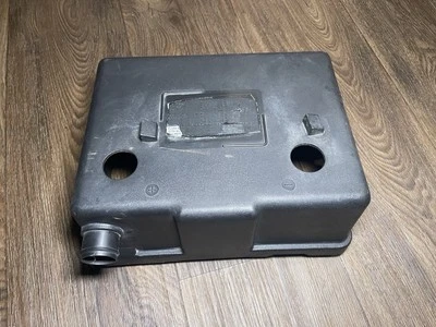 GM 10399618 OEM Caja de batería Tapa Cubierta superior para Chevy Colorado GMC Canyon 2004-12 Foto 1 de 4