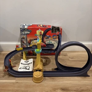 Chuggington Die-Cast Patio de Entrenamiento con Bucle Acción Juego 54205 Probado y Funciona - Imagen 1 de 18