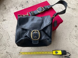 coach edie 31 horse and carriage shoulder bolsa