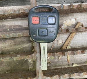 LEXUS KEY KEYLESS ENTRY REMOTE FOB HYQ1512V 1551 102 539 RSS-210 DENSO OEM - Picture 1 of 3