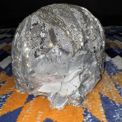 George Zamau'l Couture Nueva York Sombrero Adornado con Cuentas Cabeza Pieza Aleta De Colección Foto 1 de 4