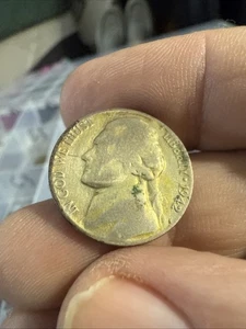 1942-P Jefferson War Nickel - Actual 35% Silver Coin Shown - D3 - Picture 1 of 2