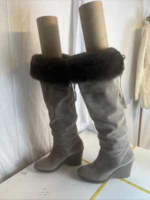 Botas anabela B. Makowsky Natalie camurça acastanhada pele acima do joelho tamanho 10 - Imagem 1 de 4