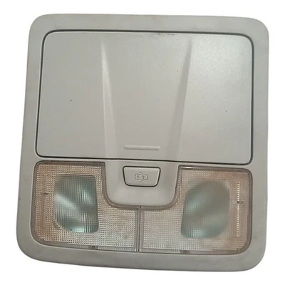 LUZ DE CORTESÍA ISUZU D-MAX CON SOPORTE PARA GAFAS DE SOL MK2 2012-2021 Foto 1 de 4