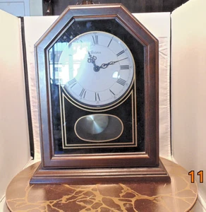 Vintage Bulova Pendulum Chiming Mantle Wood CLOCK - Made in Japan - Picture 1 of 8