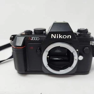 Nikon N2000 SLR 35mm Film Camera - Picture 1 of 4