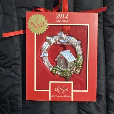 Corona anual Lenox 2012 Bless This Home House adorno plateado Foto 1 de 3