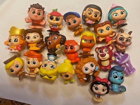 New Disney Doorables Series 8 Multiple Available! Cover