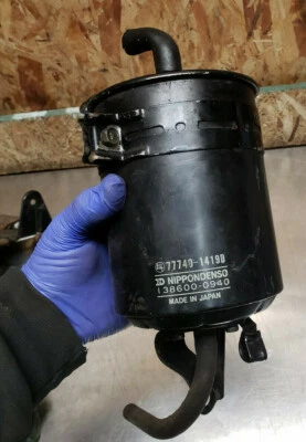 78 79 TOYOTA CELICA 20R RA42 BOTE DE EMISIONES DE CARBÓN SMOG EVAP FABRICANTE DE EQUIPOS ORIGINALES PIEZA USADA Foto 1 de 4