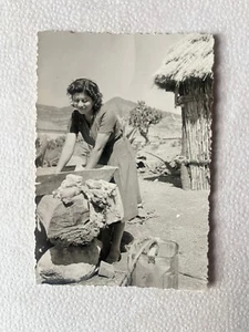 VTG Mexican Peasant Woman Washing Clothes by Hand Rustic Photo Photograph 1940's - Picture 1 of 3