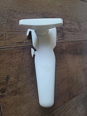 Pampered Chef Smooth Edge Manual Can Opener #2759 Safety NO SHARP EDGES! - Image 1 of 4