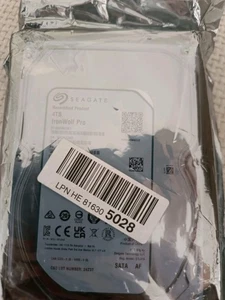 Seagate ST4000NE001 4TB IronWolf Pro NAS 3.5" SATA Hard Drive NEW - Imagen 1 de 2