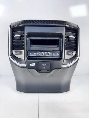 PANEL TRASERO CONSOLA CENTRAL NEGRO 19 20 21 22 23 24 25 26 RAM 1500 2500 3500 Foto 1 de 4