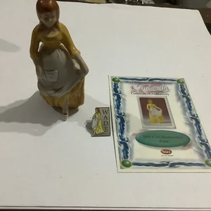 Wade Cinderella figurine with COA and pin badge - 2001 Club Membership Piece - Picture 1 of 17
