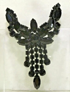 VTG FABULOUS UNSIGNED WEISS BLACK RS ON BLACK JAPANNNED LARGE DANGLE BROOCH PIN - Picture 1 of 6