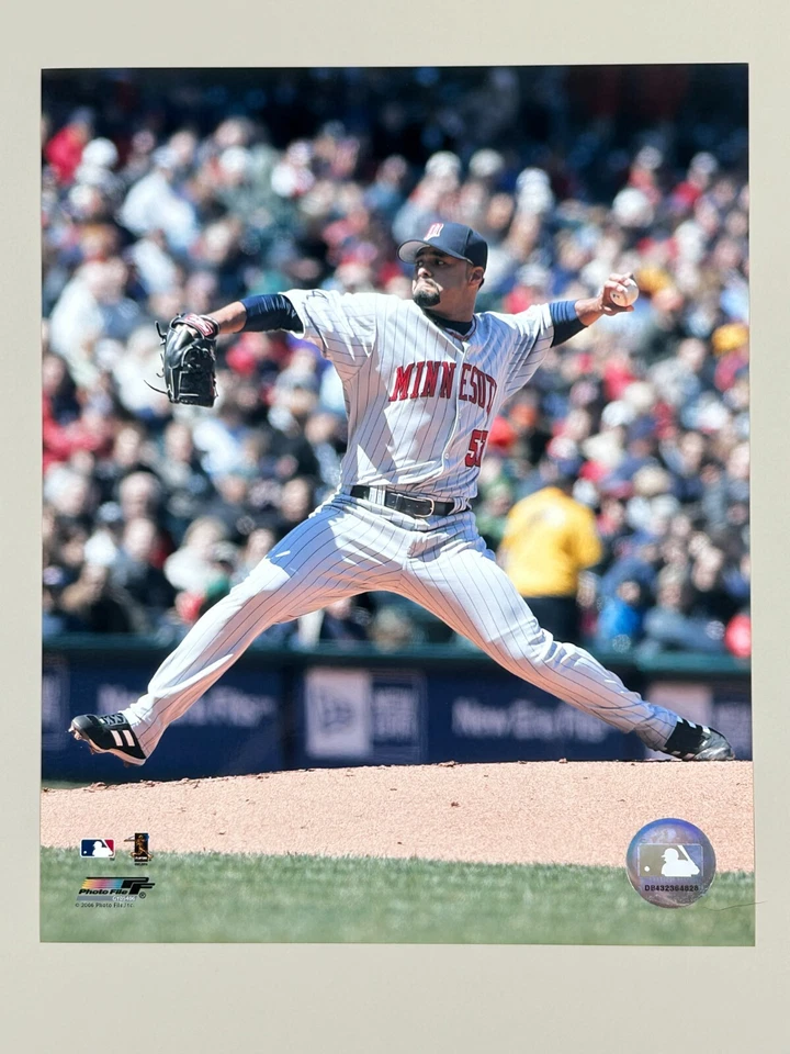 Archivo de fotos con licencia 8x10 de Johan Santana sin firmar de los gemelos de Minnesota Mets sin batear Foto 1 de 1