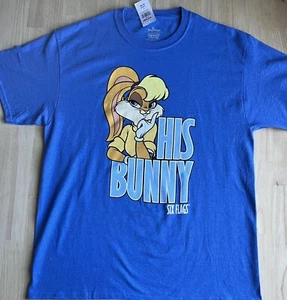 (LG) Camisa Gráfica Six Flags Adulto LOLA BUNNY ""His Bunny"" LOONEY TUNES Nueva con etiquetas - Imagen 1 de 4